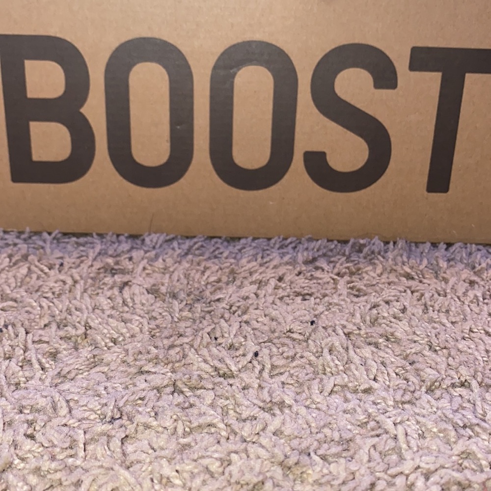 ‼️YEEZY 350 V2 cream/triple white with box - Picture 5 of 5